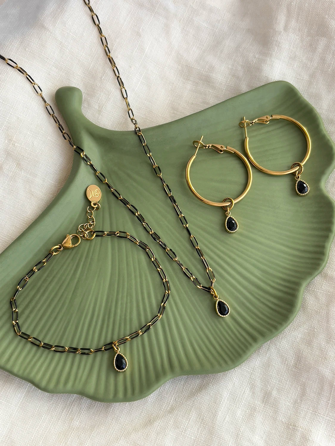 Clous d'oreilles Epure doré