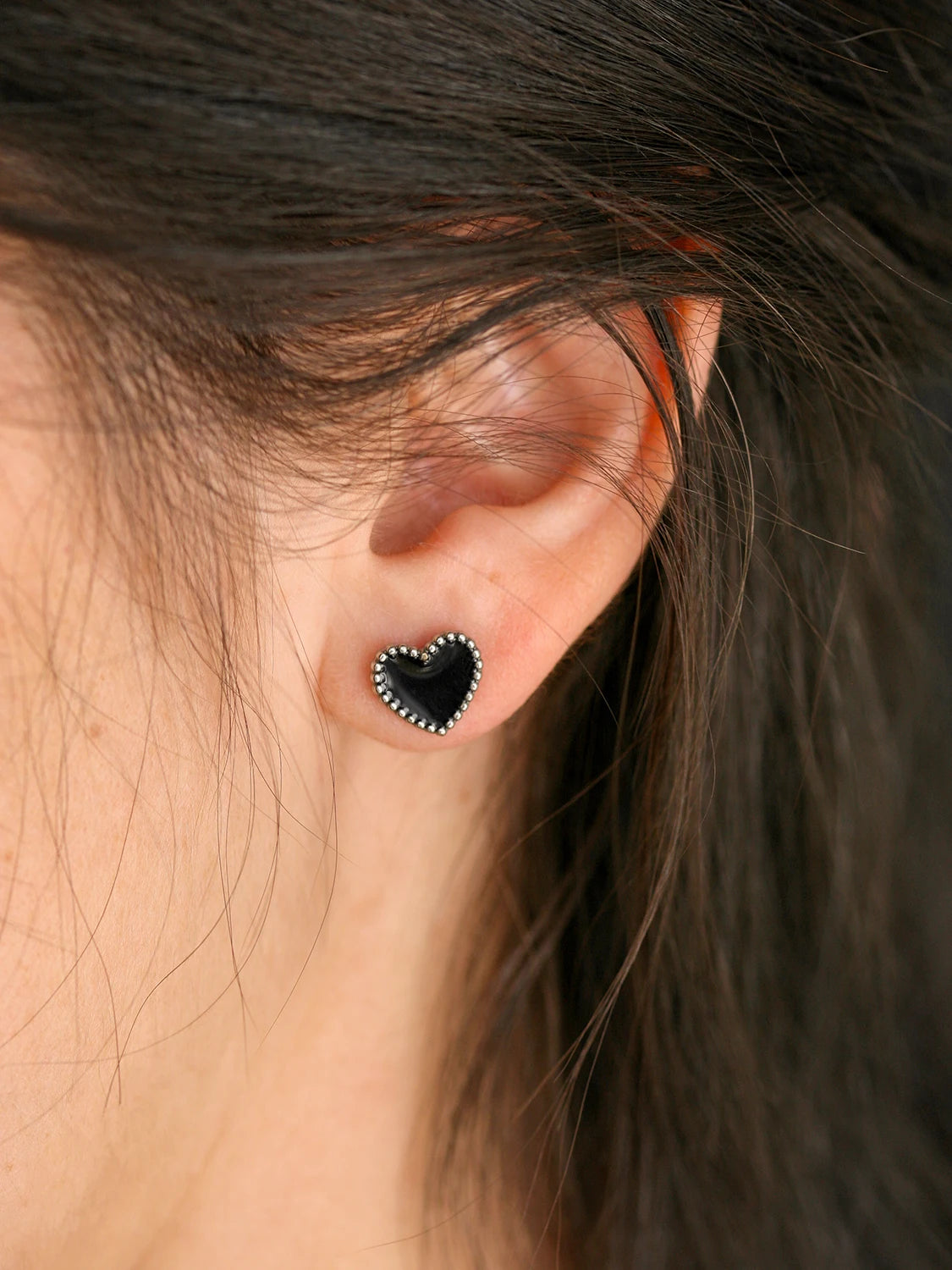 Clous d'oreilles Amora