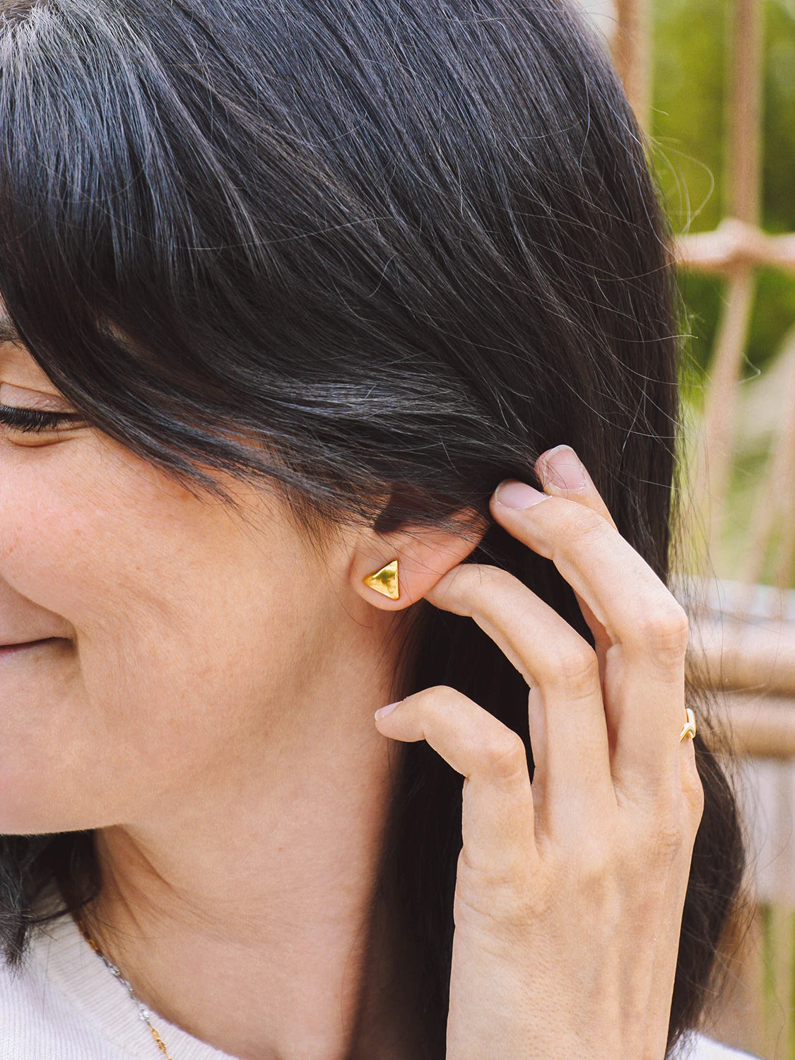 Clous d'oreilles SHE IS Fearless doré